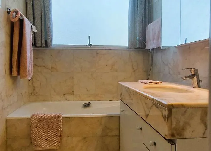 Les Orangers - - Sea View- Swimming Pool - Free Parking - *