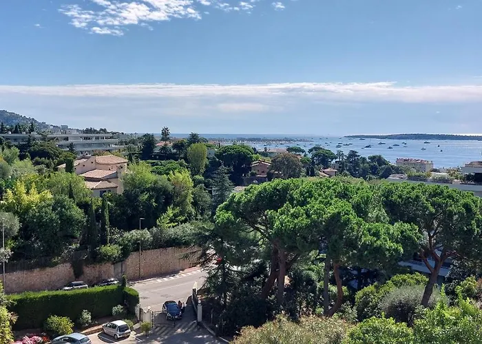 Les Orangers - - Sea View- Swimming Pool - Free Parking - *