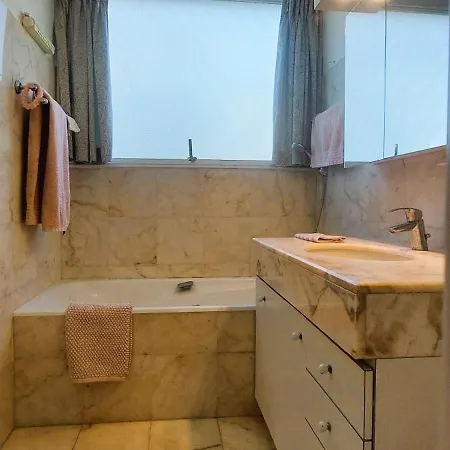 Les Orangers - - Sea View- Swimming Pool - Free Parking - *